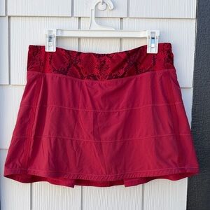 lululemon athletica Crimson Red Skort Snake Patterned Waistband & Shorts 8 Tall